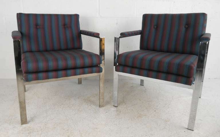 American Pair of Mid-Century Modern Armchairs in the Style of Milo Baughman