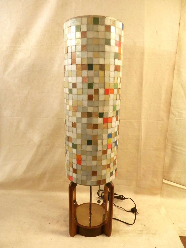 Vintage multicolored mosaic tile table lamp. Features three way pull switch.

(Please confirm item location - NY or NJ - with dealer)
