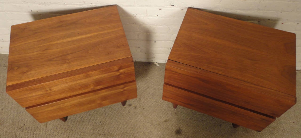 Beautiful Pair Of Mid-Century Walnut Nightstands By American Of Martinsville 1