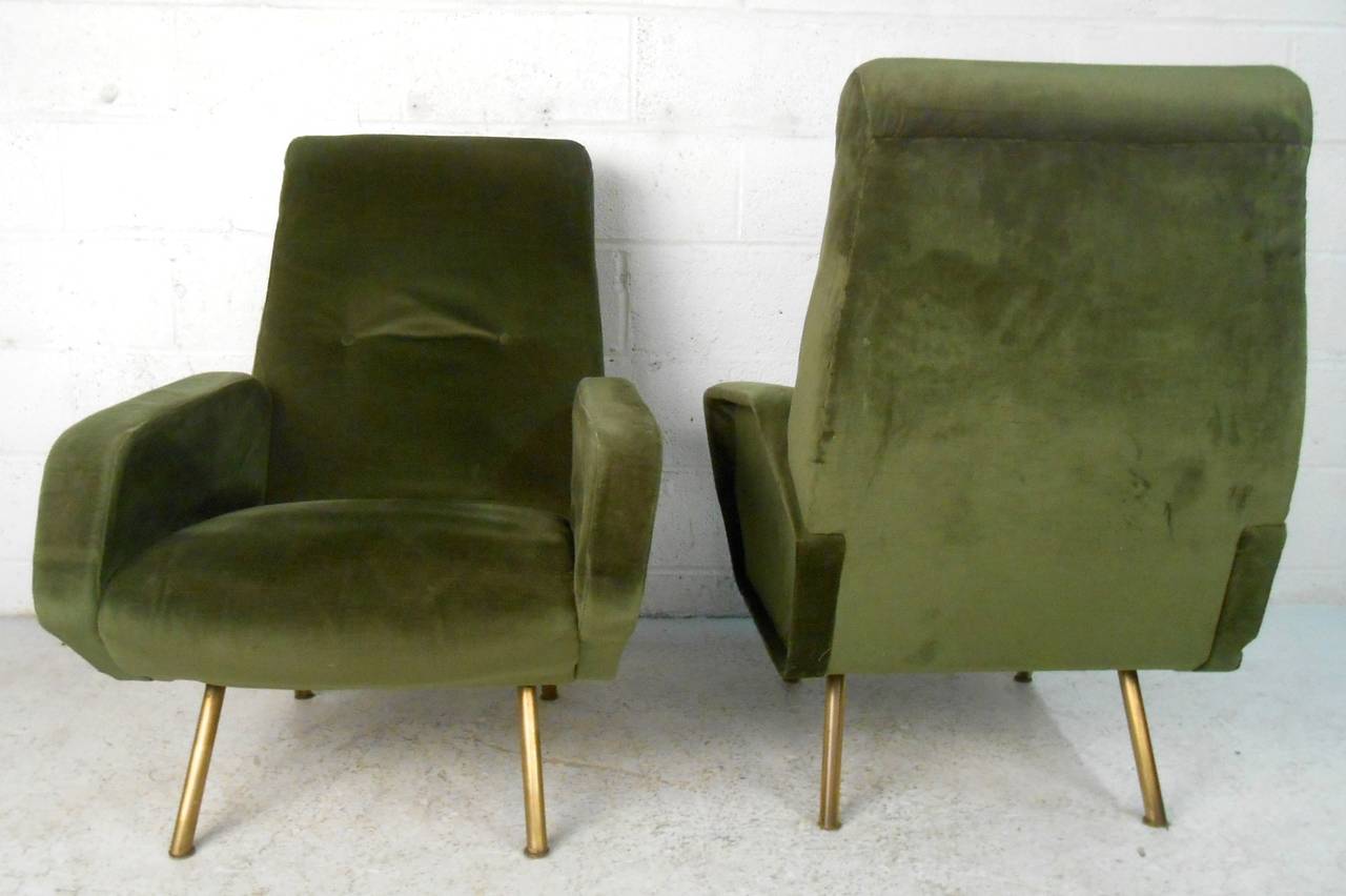 Pair of Unique Mid-Century Modern Lounge Chairs in the Style of Gio Ponti 3