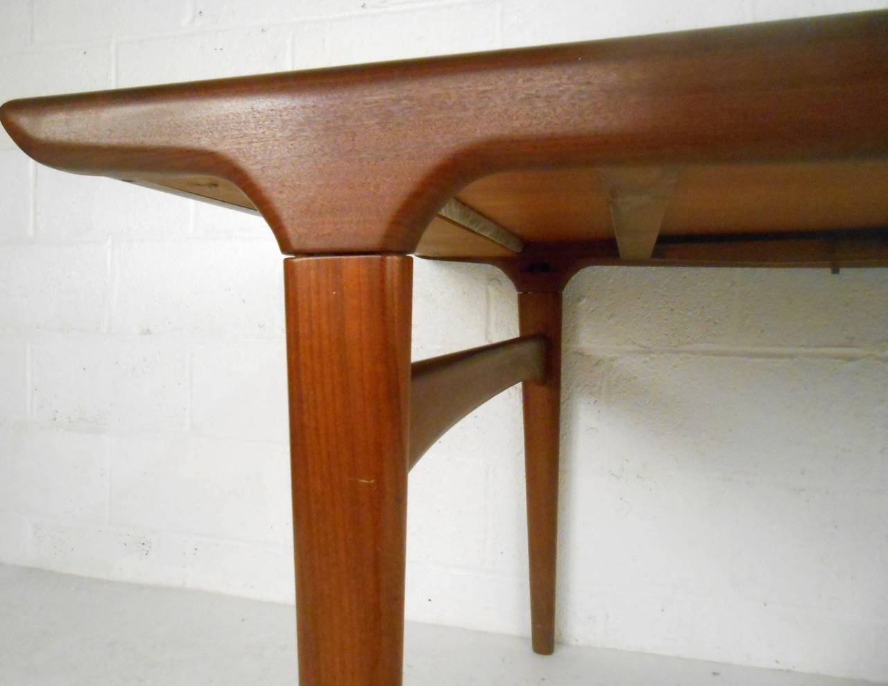 Danish Mid-Century Modern Hans Wegner Style Teak Draw Leaf Dining Table