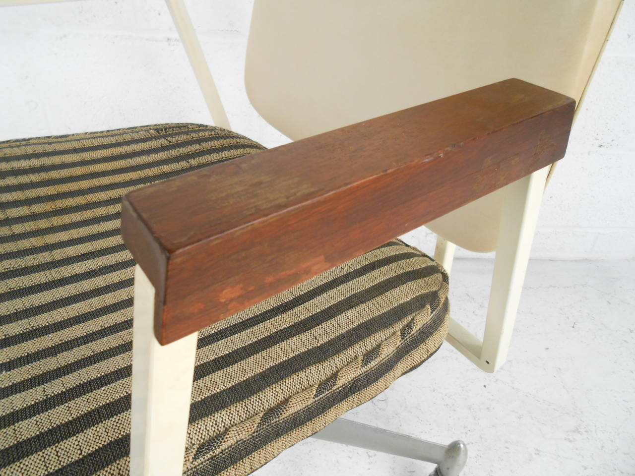 Rare Mid-Century Modern Desk Chair 1