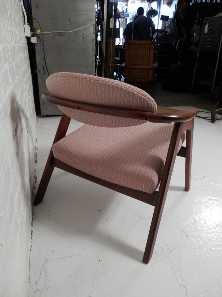 Mid Century Modern Arm Chair By Adrian Pearsall In Good Condition In Brooklyn, NY