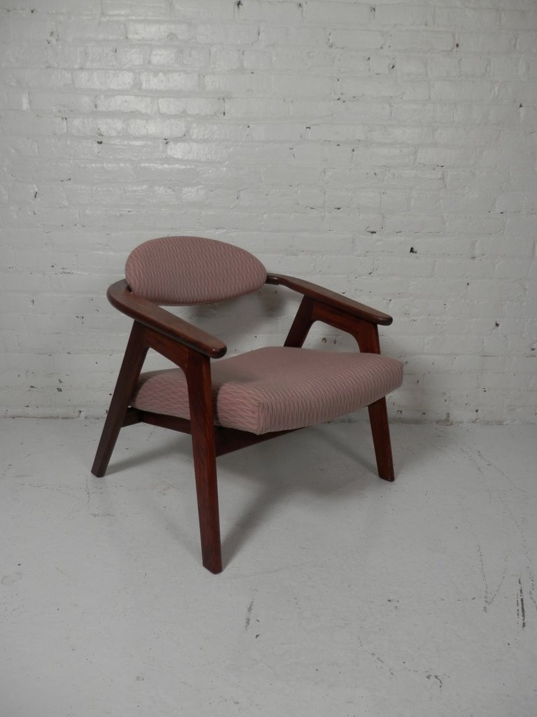 Attractive mid-century modern arm chair. Walnut frame with upholstered cushions. Great form by designer Adrian Pearsall.

(Please confirm item location - NY or NJ - with dealer)