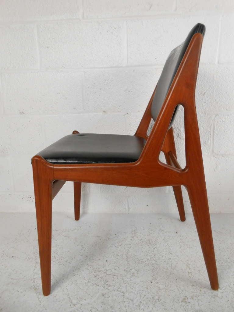 Set of Six Tilt Back Arne Vodder Mid-Century Modern Dining Chairs In Good Condition In Brooklyn, NY