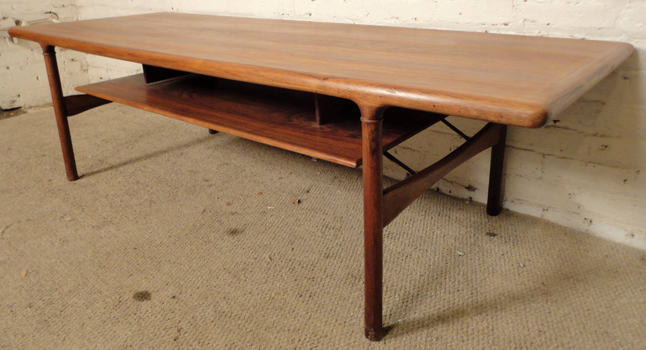 American Rare Mid-Century Extending Rosewood Coffee Table