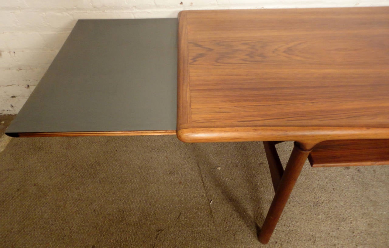 Rare Mid-Century Extending Rosewood Coffee Table 3