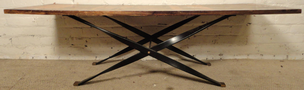 Mid-Century-Couchtisch mit schöner Laminatzeichnung (Moderne der Mitte des Jahrhunderts) im Angebot