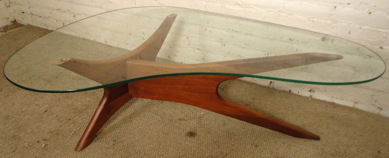 Vintage-Modern Adrian Pearsall coffee table. Highly sculpted walnut base with rich wood grain. Kidney shaped glass top.

(Please confirm item location - NY or NJ - with dealer)