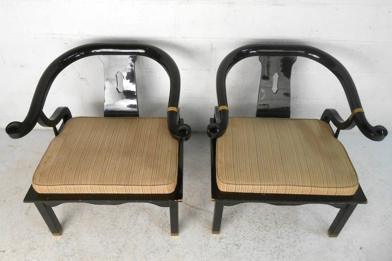 Late 20th Century Pair of Mid-Century Modern James Mont Style Black Lacquer Armchairs by Century For Sale