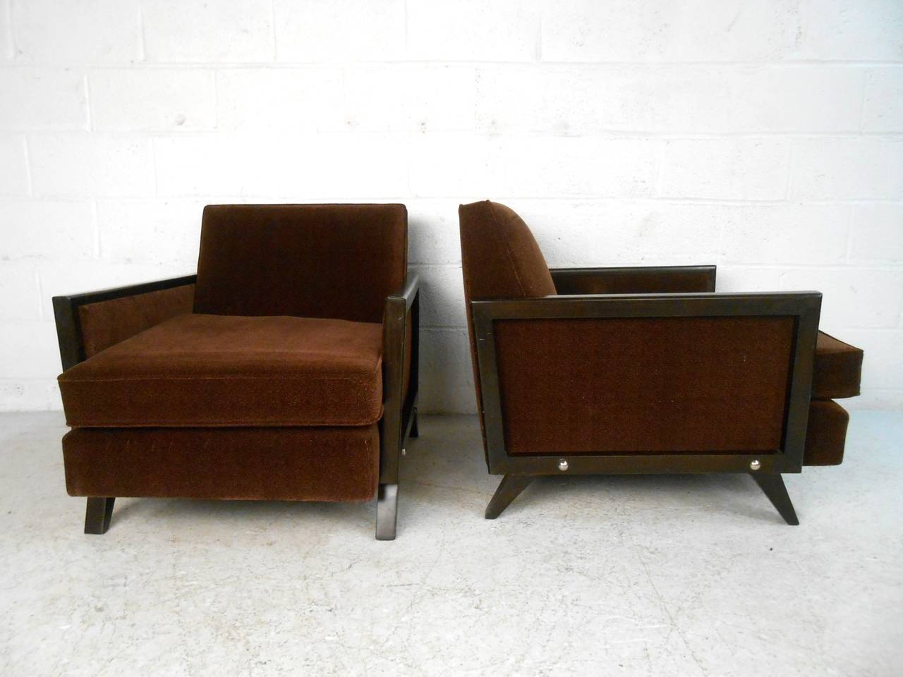 Upholstery Pair of Mid-Century Modern Upholstered Lounge Chairs