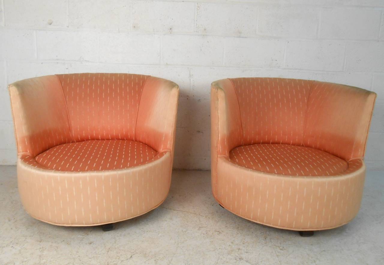 Pair of Vintage Modern Barrel Back Swivel Chairs In Good Condition In Brooklyn, NY