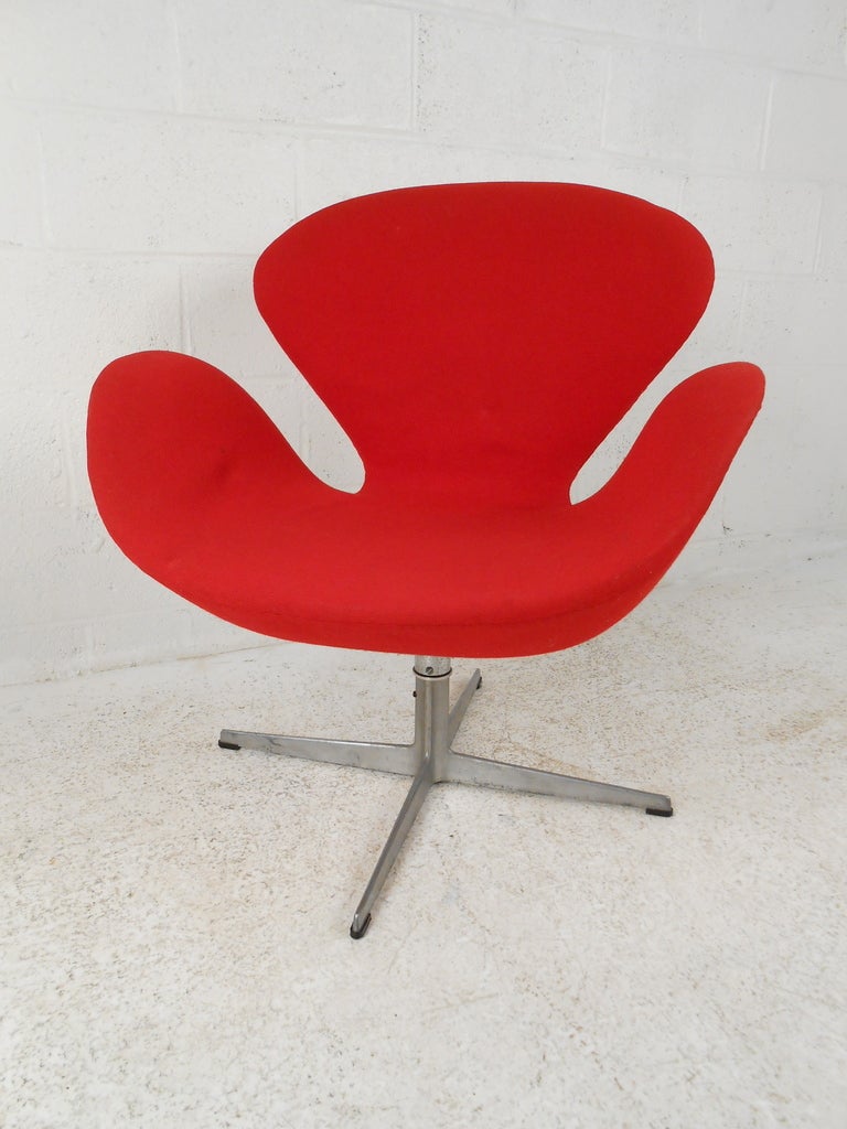 Arne Jacobsen's Swan Chair is revered for it's incredible comfort and eye-catching design. Iconic midcentury style makes a memorable addition to home or business seating. 

Please confirm item location (NY or NJ).