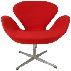 Swan Chair by Arne Jacobsen for Fritz Hansen 2