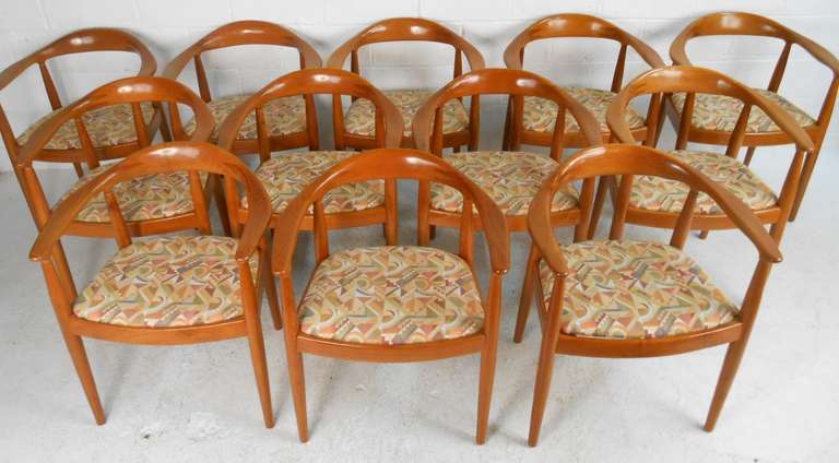 Scandinavian Modern Set of Twelve Vintage Dining Chairs in the Style of Hans Wegner