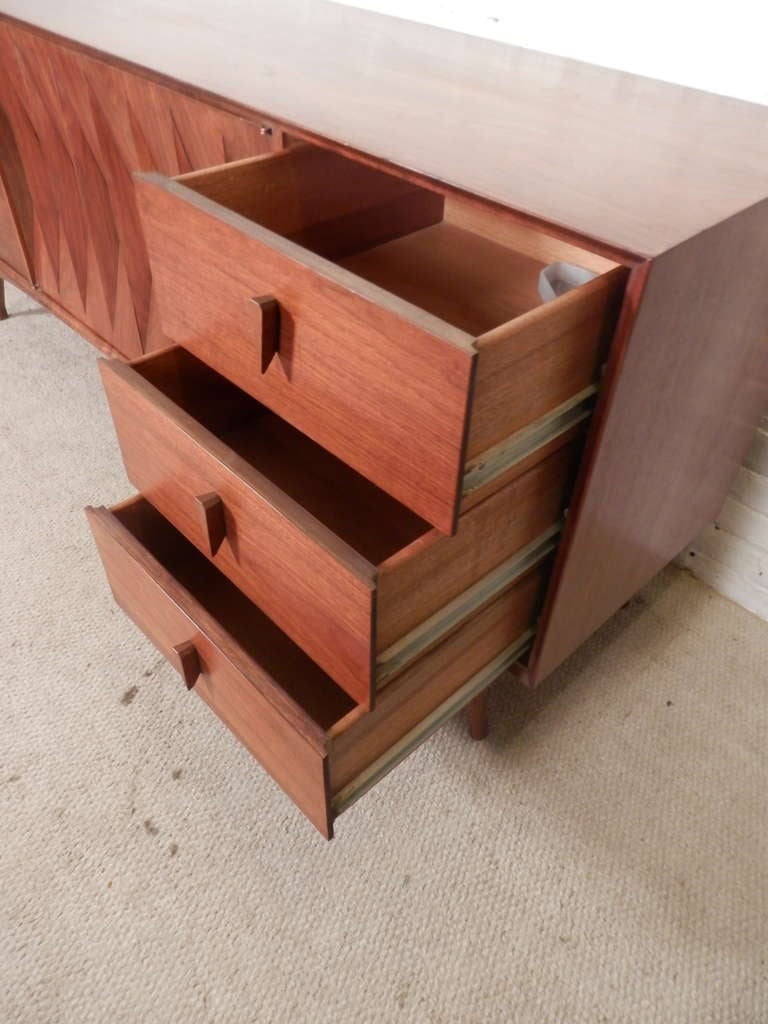 Commode moderne vintage à façade en losange par Albert Parvin 1