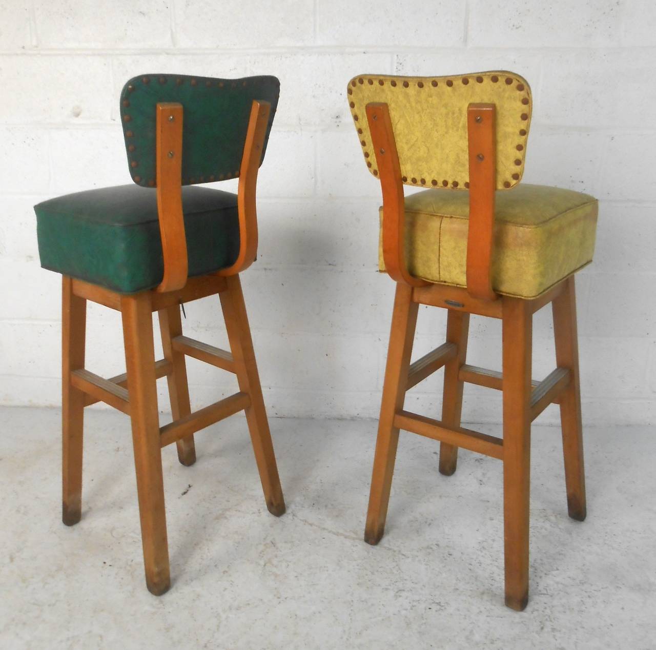 Mid-Century Modern Vinyl Barstool by J.B. Van Sciver Co. In Good Condition In Brooklyn, NY