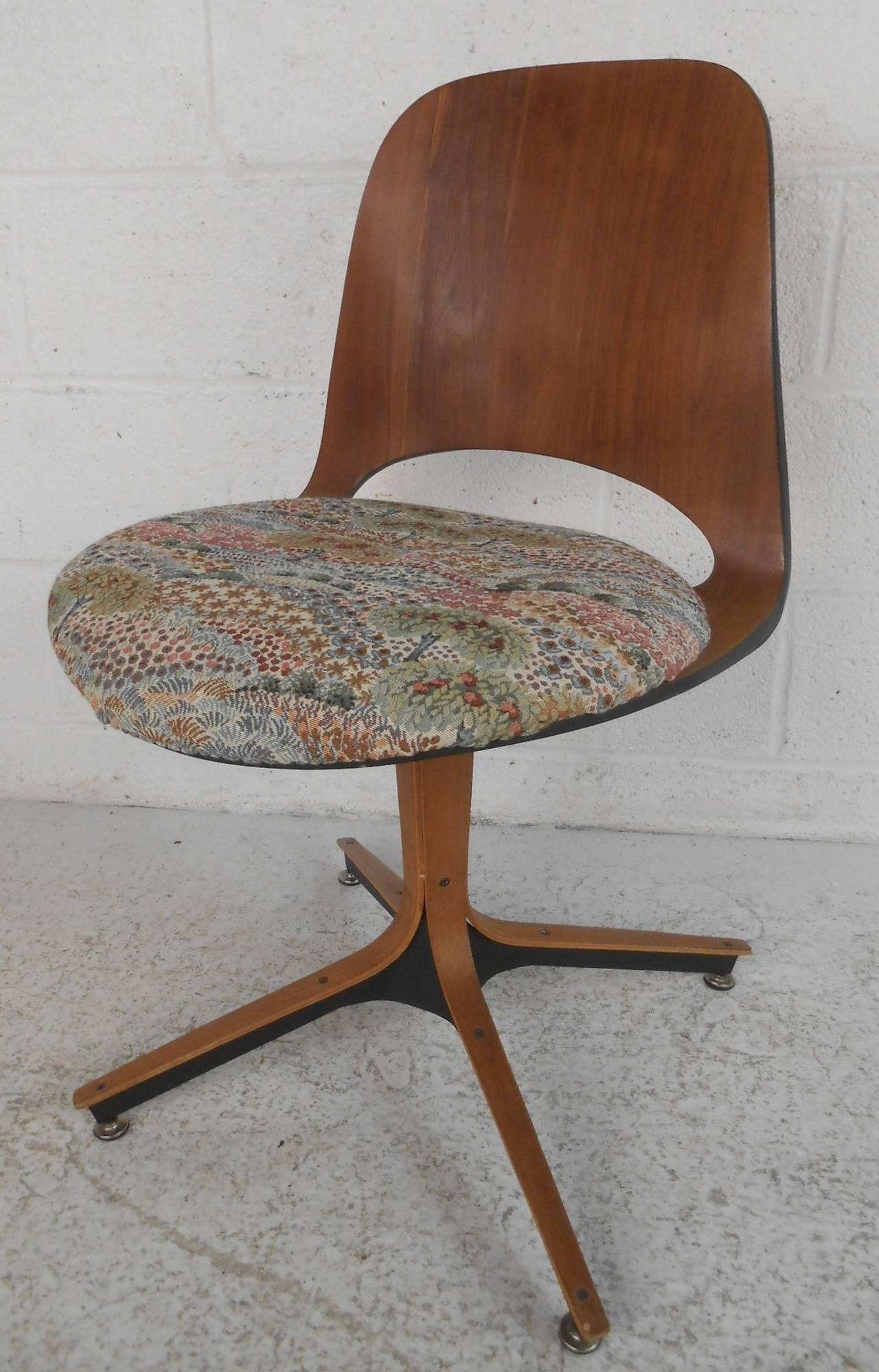 Bentwood office chair by George Mulhauser for Plycraft, ca. 1958. Please confirm item location (NY or NJ) with dealer.