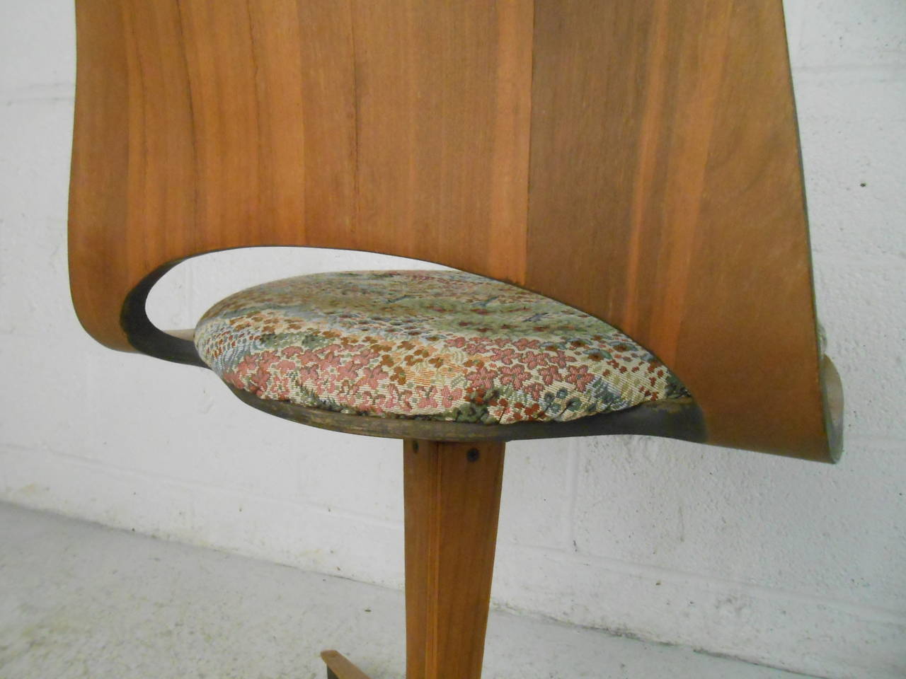 Mid-20th Century George Mulhauser Plycraft Swivel Chair