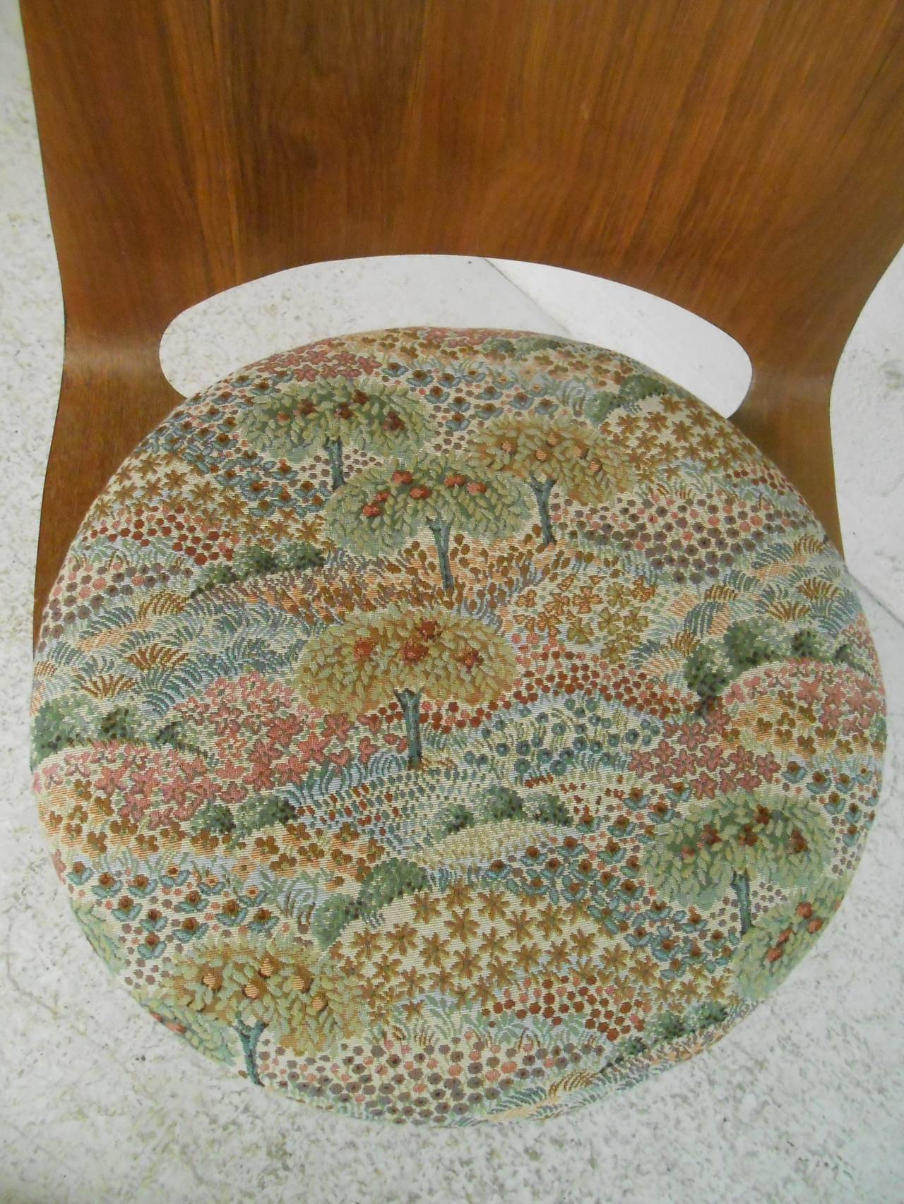 George Mulhauser Plycraft Swivel Chair In Good Condition In Brooklyn, NY