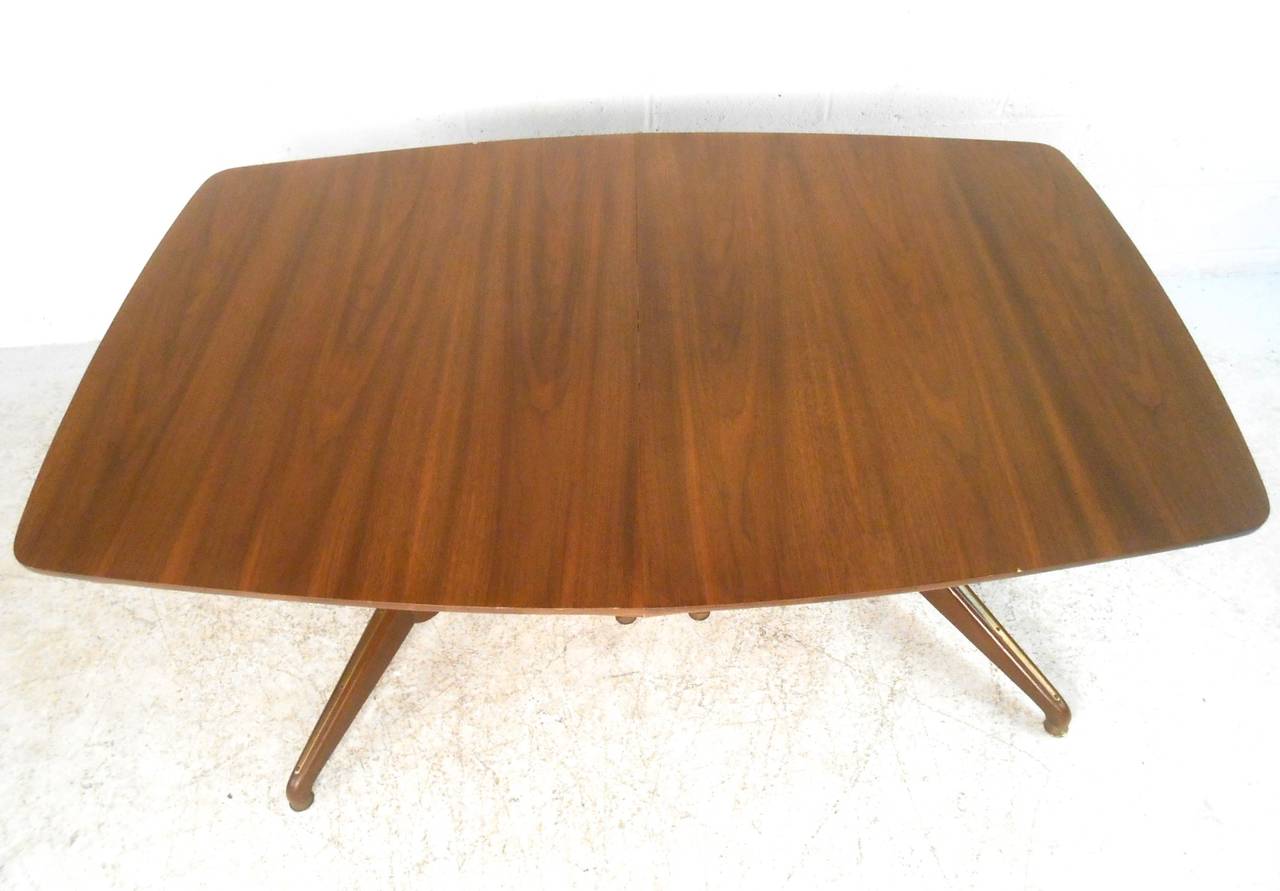 MidCentury Modern Kent Coffey Perspecta Dining Table For Sale at