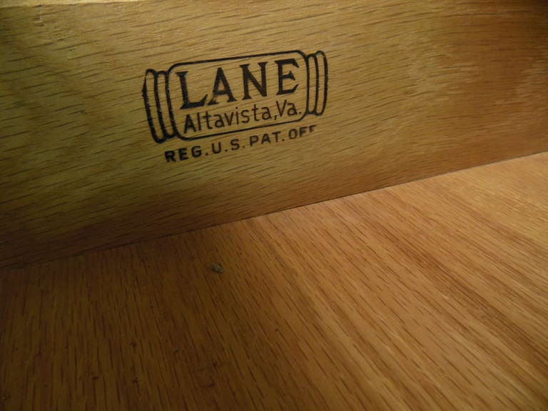 Lane Altavista Basket Weave Console In Good Condition In Brooklyn, NY
