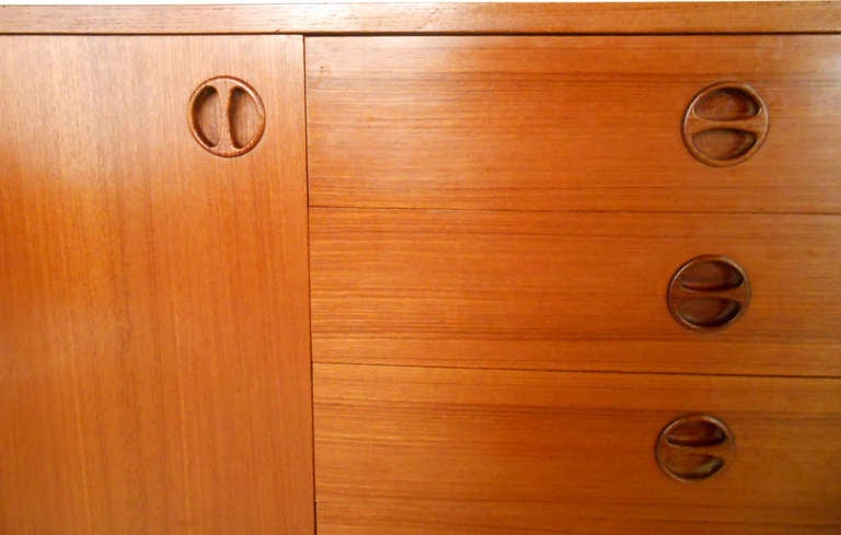 Scandinavian Modern Teak Sideboard with Carved Pulls In Good Condition In Brooklyn, NY