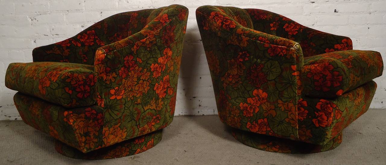 American Pair of Mid-Century Modern Swivel Chairs by Directional