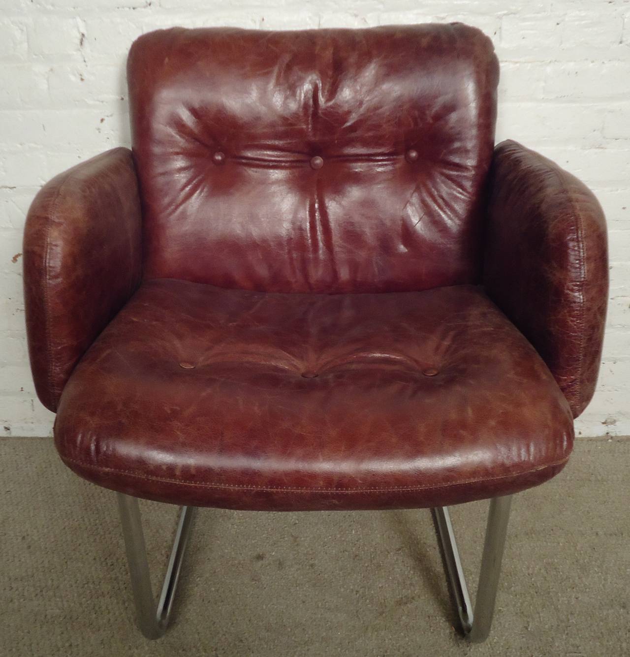 Pair of Mid-Century Tufted Leather Chairs by Harvey Probber In Good Condition In Brooklyn, NY