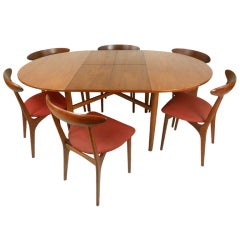 Beautiful Danish Dining Room Table w/ Chairs