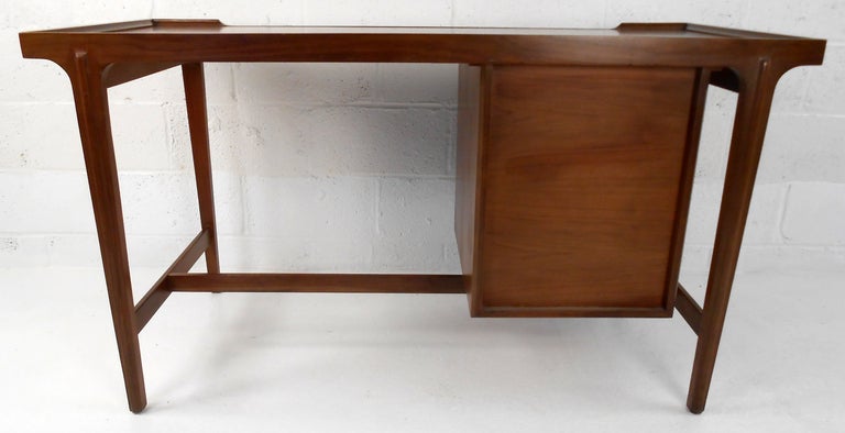 Mid-Century Writing Desk by Drexel In Good Condition In Brooklyn, NY