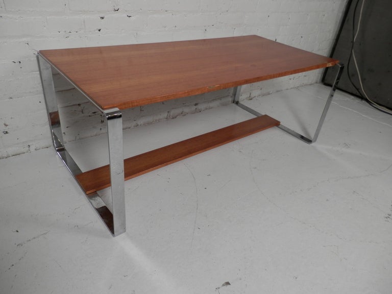 Mid-Century Modern Coffee Table In Good Condition In Brooklyn, NY