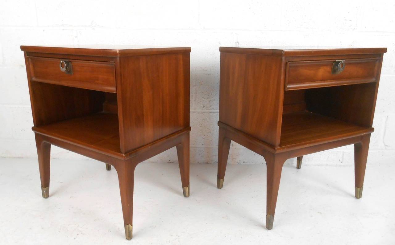 Pair of Exquisite Mid-Century Modern Walnut Nightstands In Good Condition In Brooklyn, NY