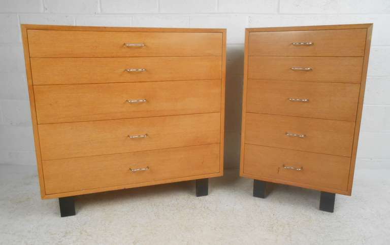 Great pair of oak dressers with M-pulls and plank feet. Please confirm item location (NY or NJ) with dealer.