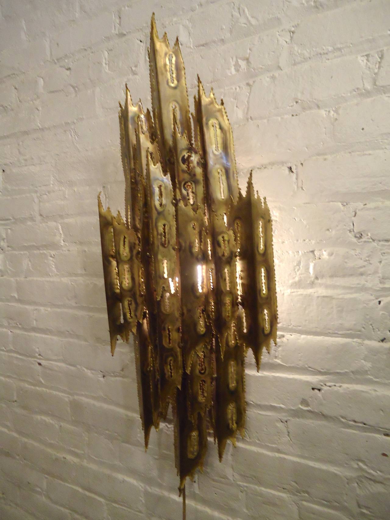 Brutalist Wall Sconce by Tom Greene In Good Condition In Brooklyn, NY