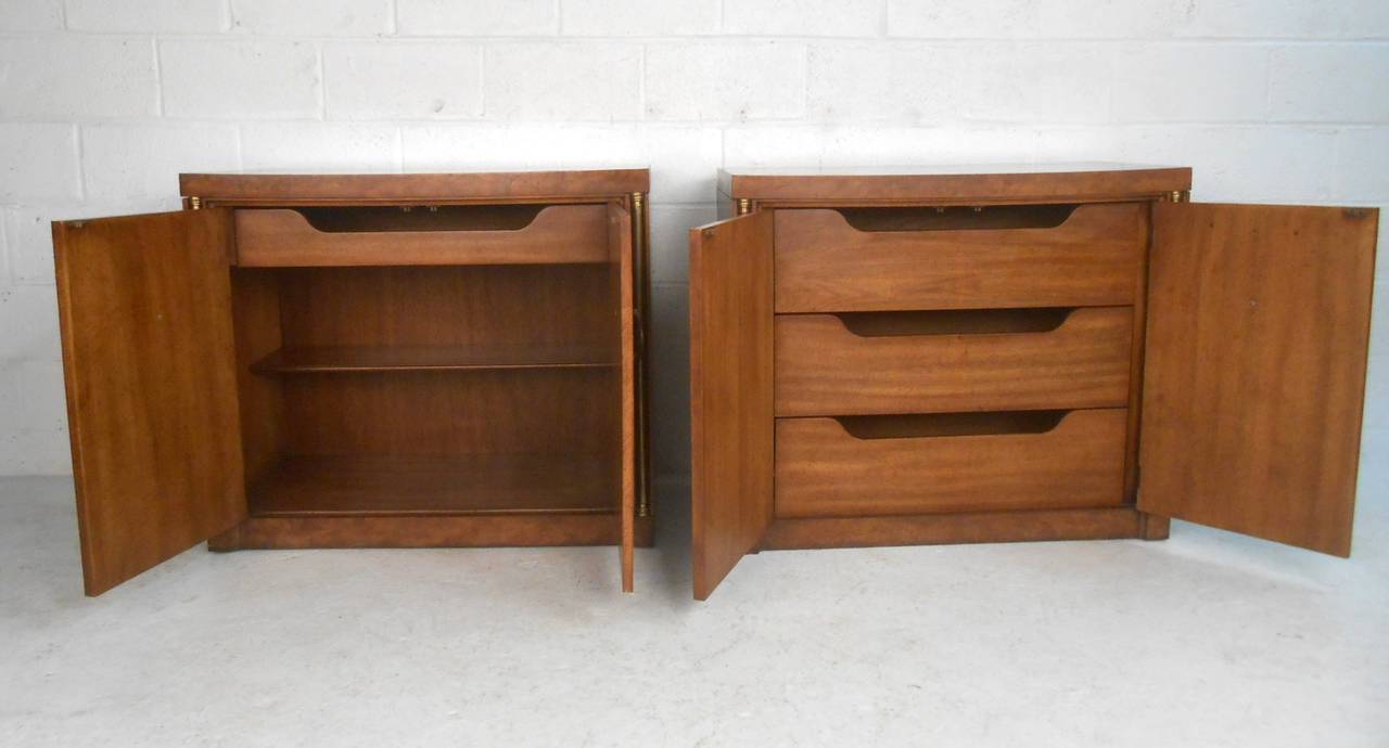 Pair of Mid-Century Modern Style Burlwood and Brass Dressers by Weiman In Good Condition In Brooklyn, NY