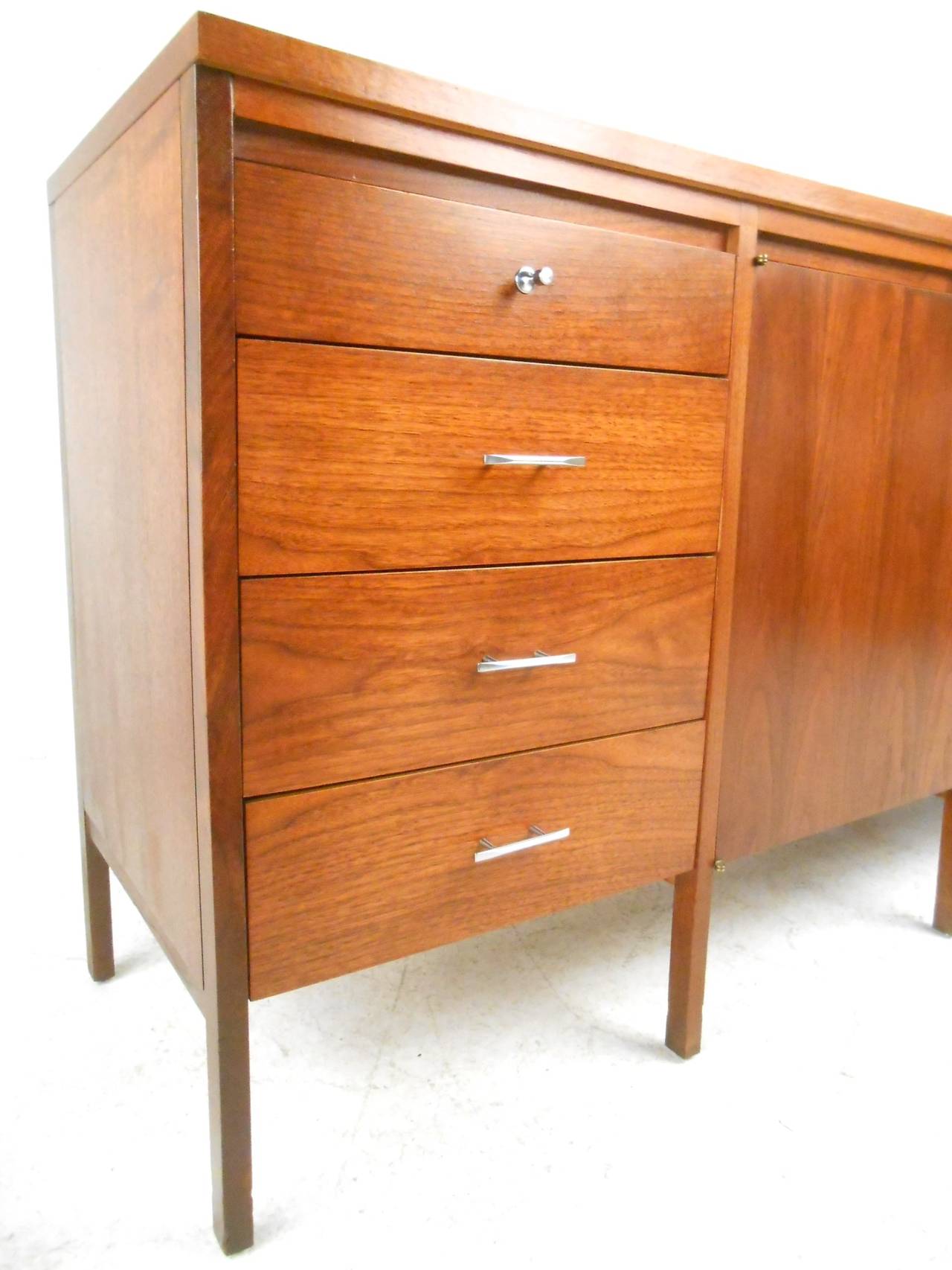 American Mid-Century Modern Paul McCobb Delineator Series Dresser for Lane