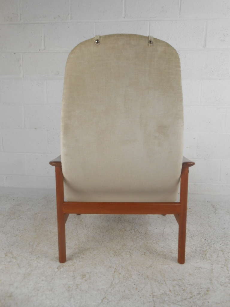 Swedish Vintage Mid-Century Contour Lounge Chair by Ljungs Industrier AB Malmo