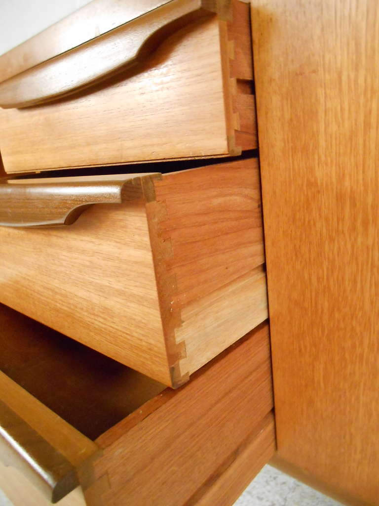 Long Teak Mid-Century Modern Sideboard 2