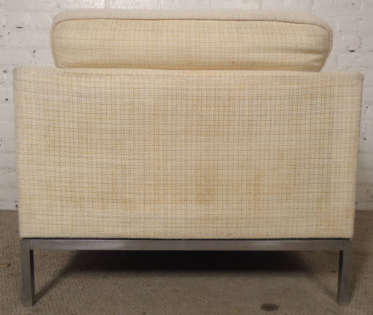 American Mid-Century Pair of Armchairs by Knoll Associates For Sale