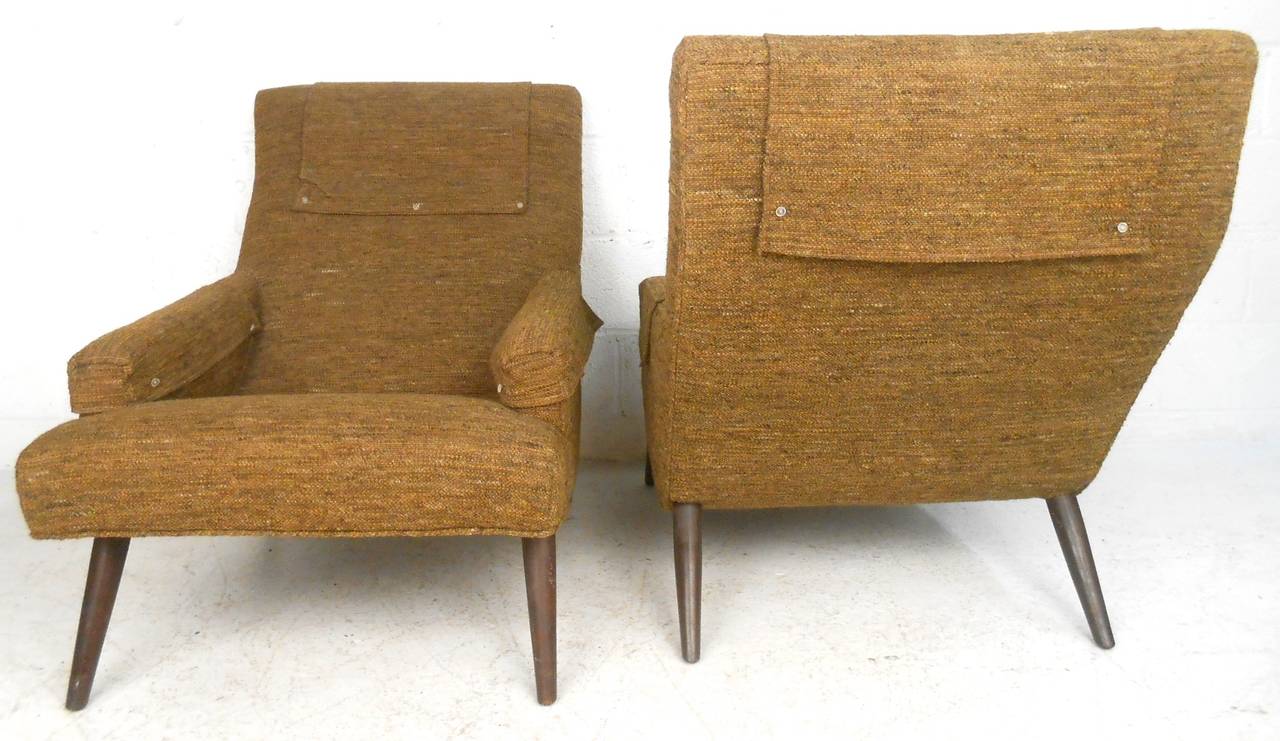 Upholstery Pair of Unique Mid-Century Modern Lounge Chairs with Ottomans