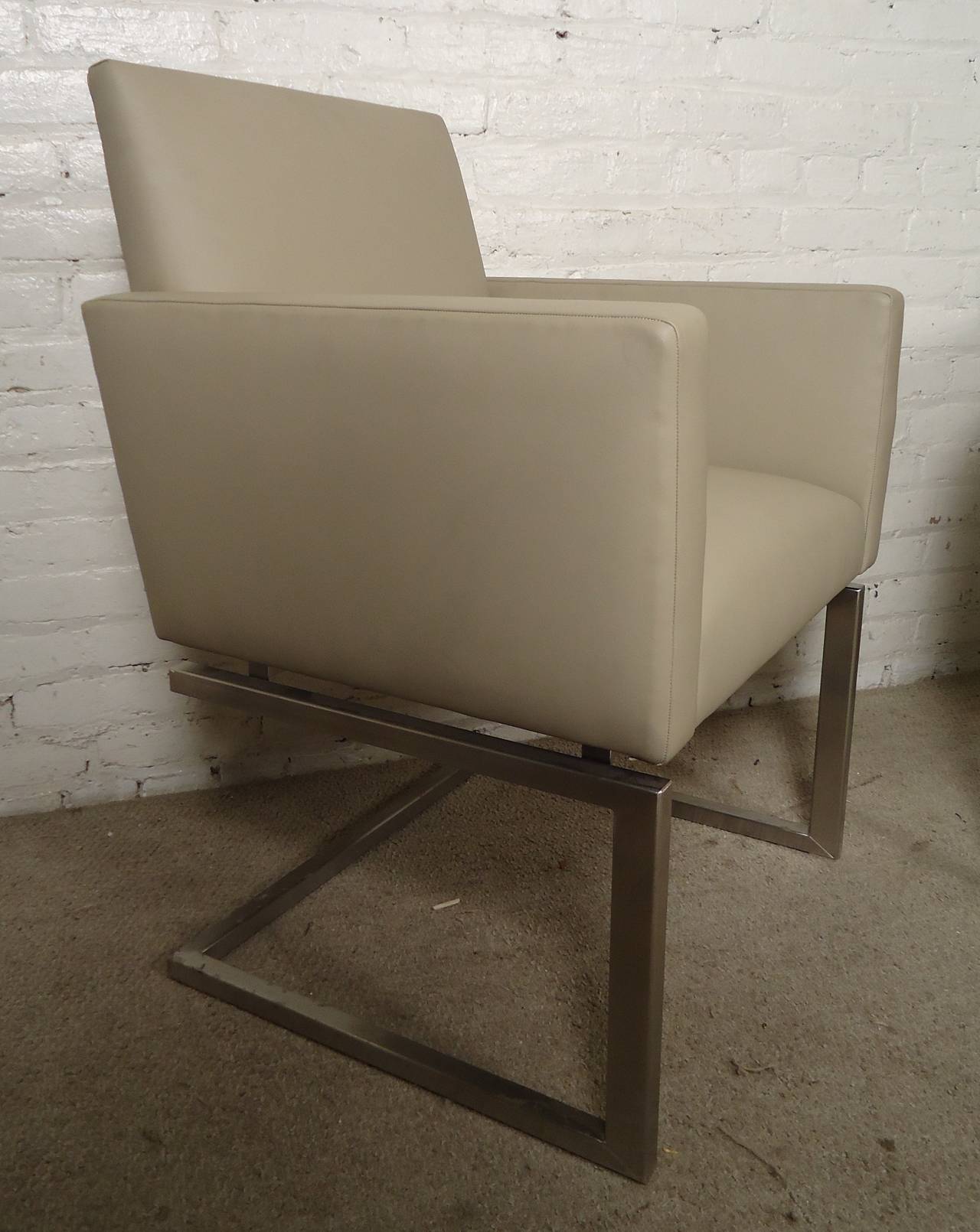 Pair of Mid-Century Milo Baughman Style Armchairs In Good Condition In Brooklyn, NY