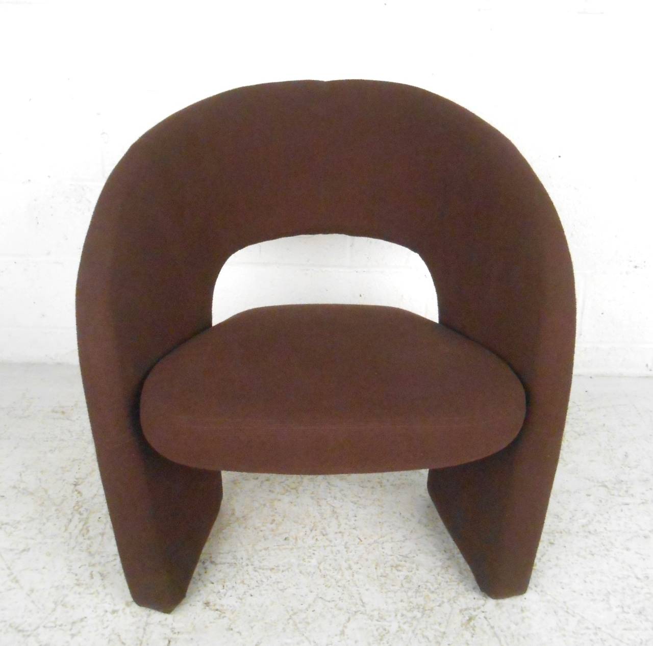 Mid-Century Modern Sculptural Lounge Chair with Ottoman In Good Condition In Brooklyn, NY