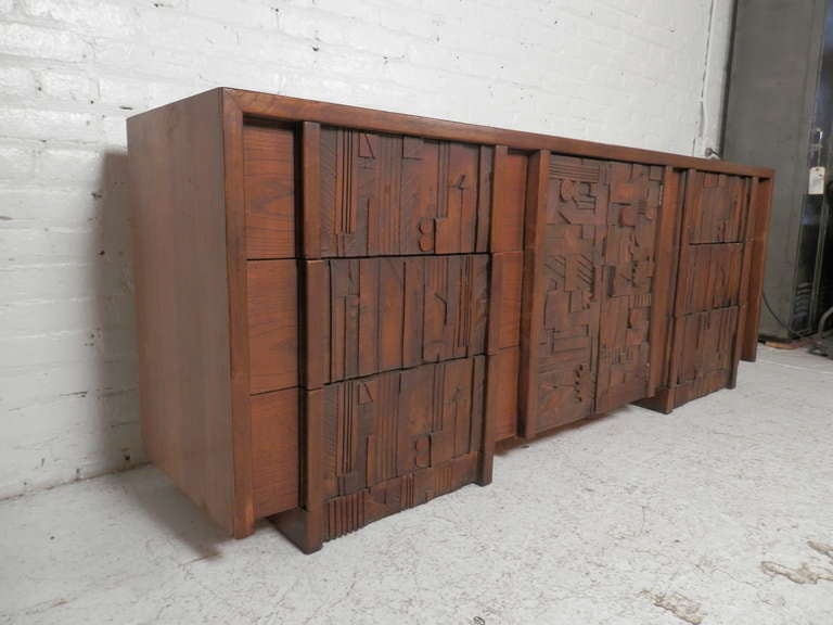 Brutalist Style Dresser By Lane In Excellent Condition In Brooklyn, NY