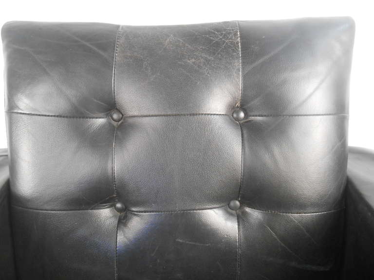 Mid-20th Century Pair of Mid-Century Modern Leather Lounge Chairs For Sale