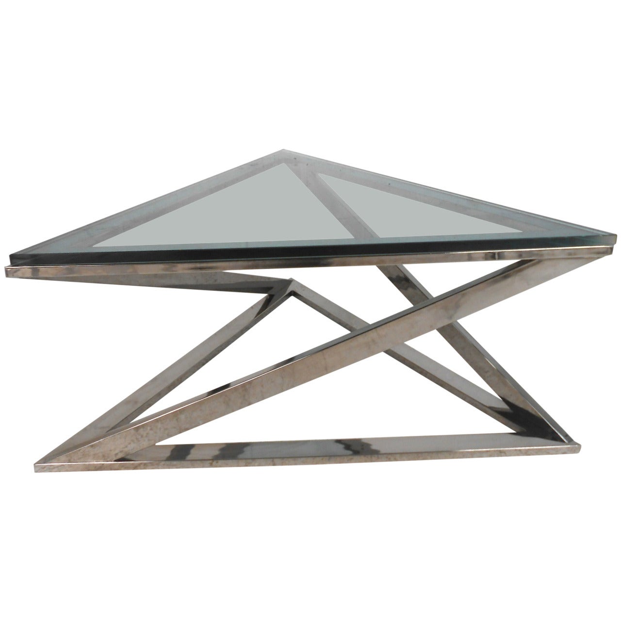 Table basse triangulaire chromée de style The Moderns