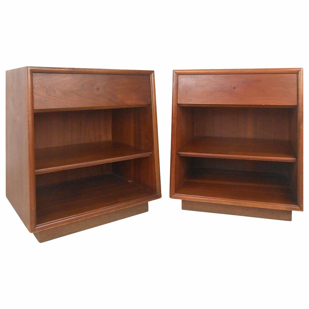 Pair of mid century modern nightstands by drexel for sale at 1stdibs