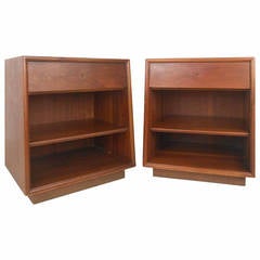 Pair of Mid-Century Modern Nightstands by Drexel 3