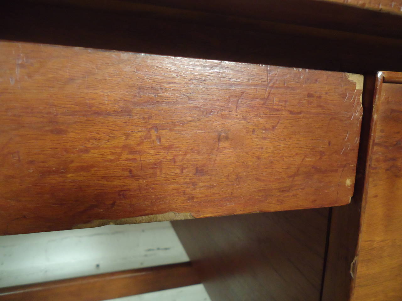 Drexel Mid-Century Modern Desk In Good Condition In Brooklyn, NY