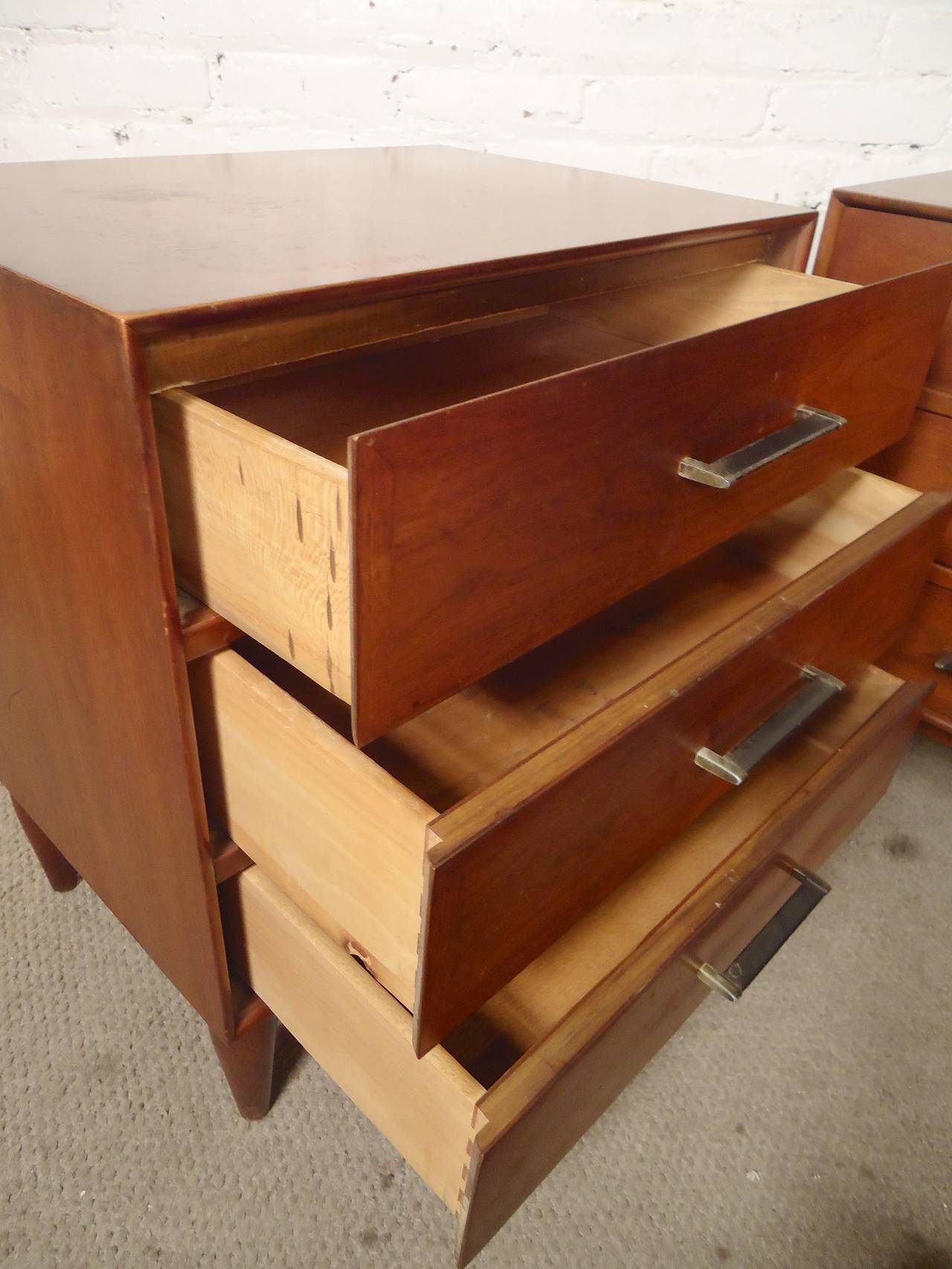Mid-Century Modern Pair of Mid-Century Bedside Tables by Ramseur
